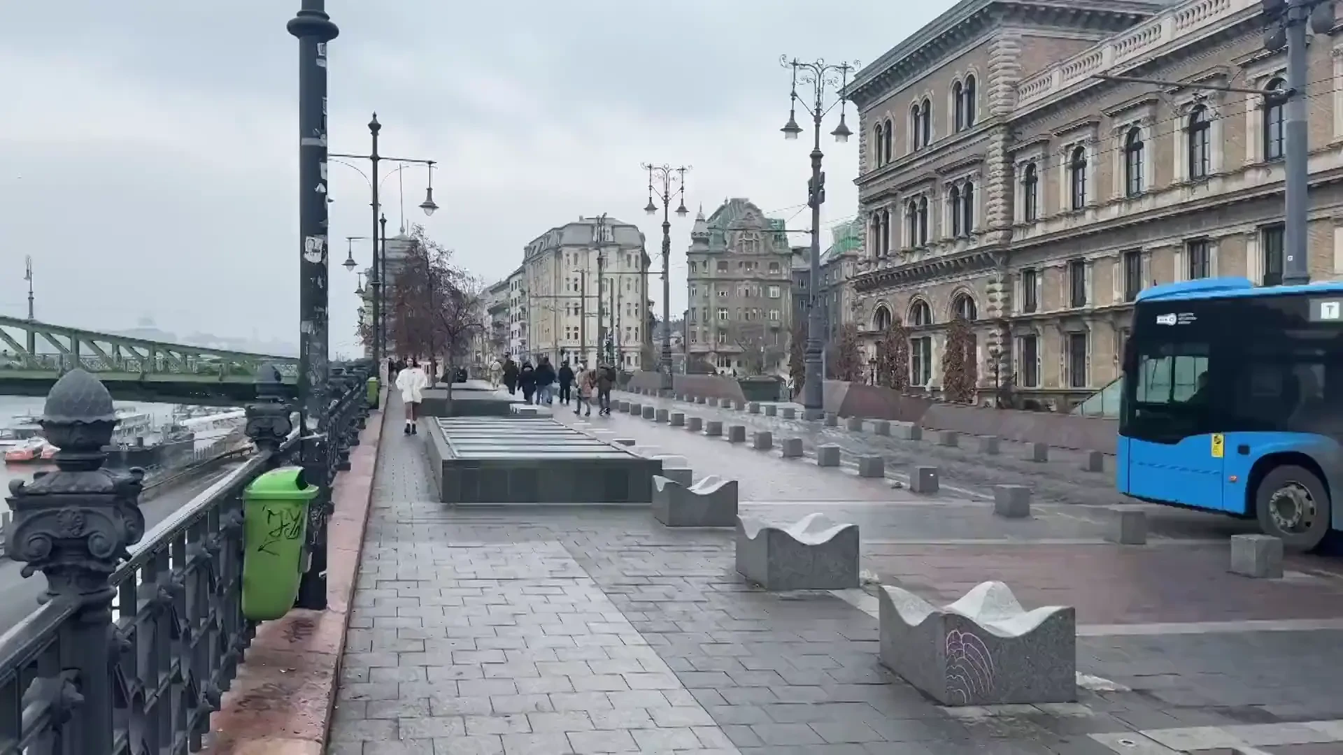 [JacquieEtMichelTV] 28, loves French culture!