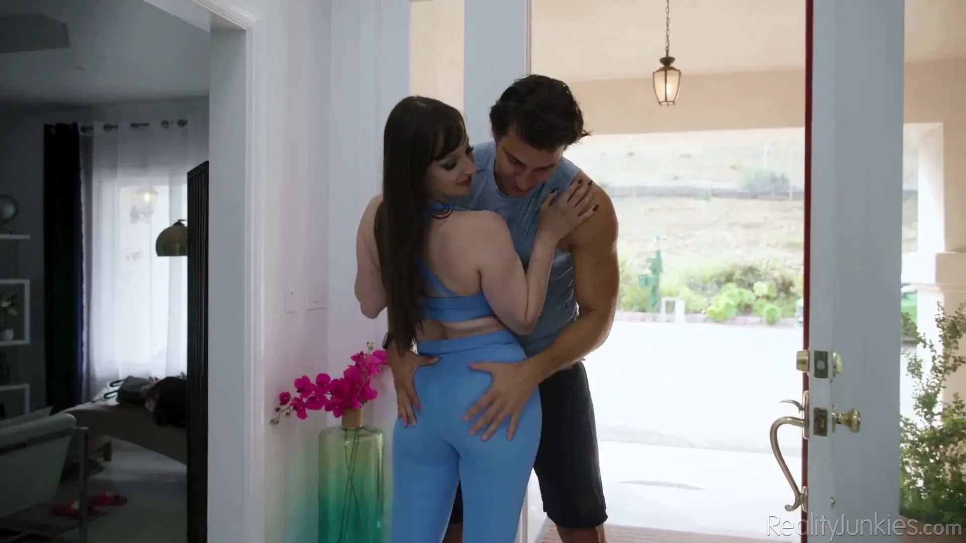 [RealityJunkies] She Likes It Cucked