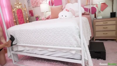 [CuckoldSessions] Bree Fucks A Fan On Friday Cam Show