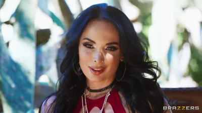 [BrazzersExxtra] Backdoor Action In The Backyard