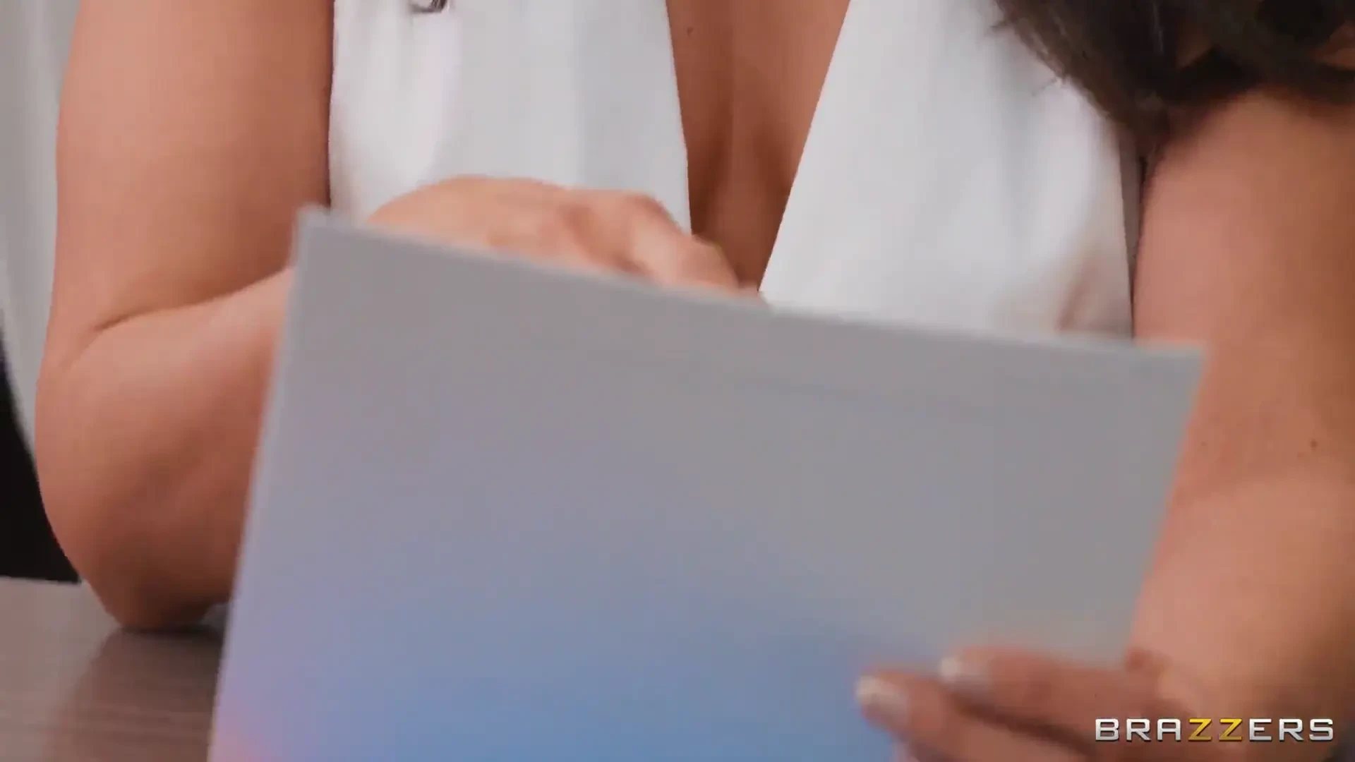 [HotAndMean] Slutty Cheerleader Caught Mid-Plot