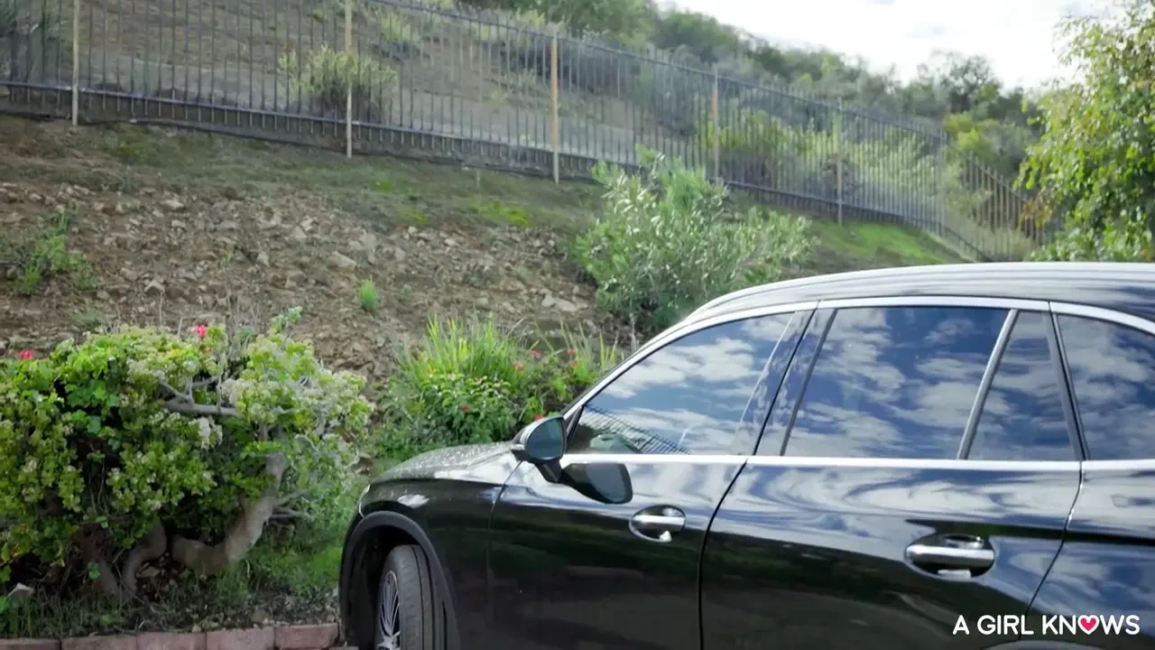 [AGirlKnows] Punishing The Homewrecker BFF