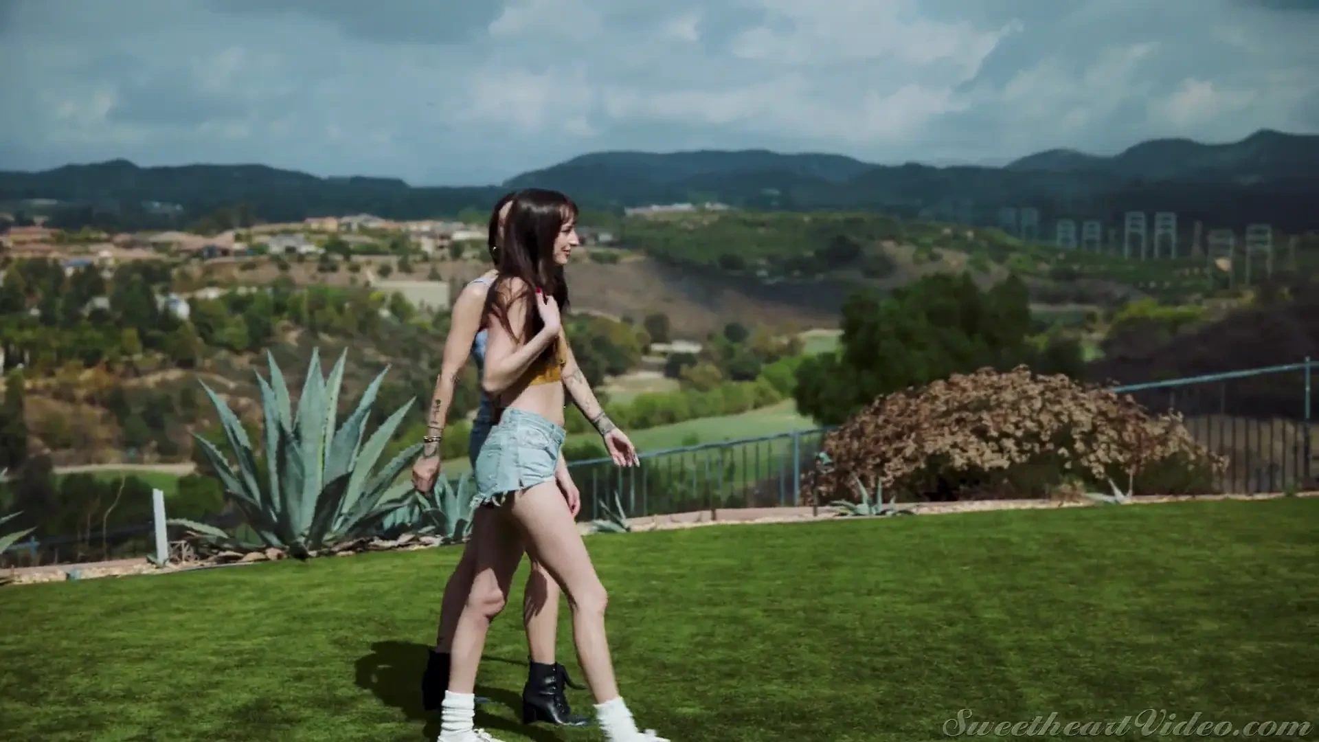 [SweetheartVideo] My Stepsister Makes Me Wet