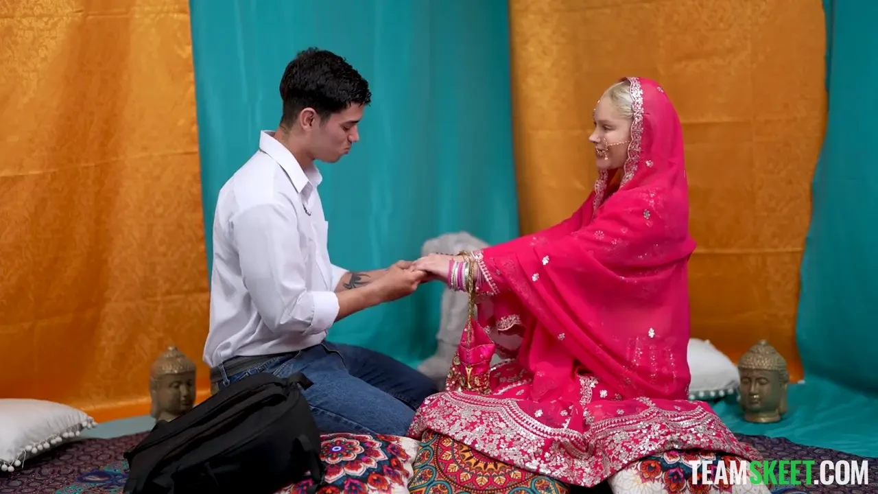 [TeamSkeetSingles] Latina Hindu Learns the “Incasutra” Method (Vivian Lola Debut)