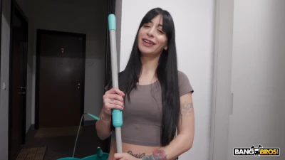 [MyDirtyMaid] Spanish Maid Cleans My Cock