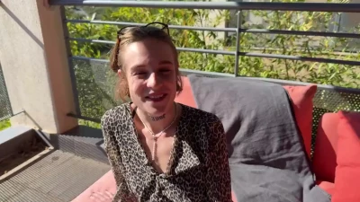 [JacquieEtMichelTV] 24, finds pleasure with two men