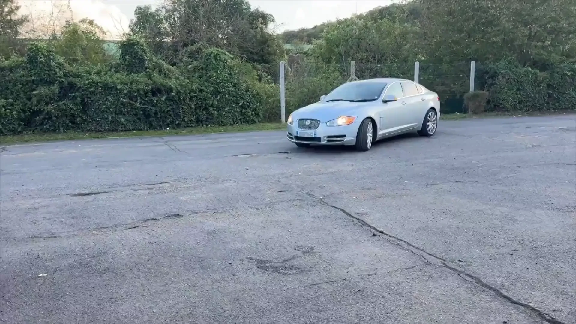 [JacquieEtMichelTV] Shows off her beautiful body