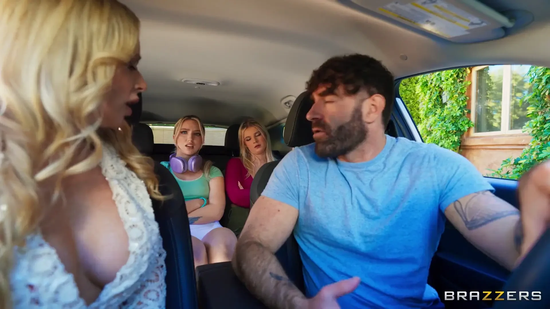 [BrazzersExxtra] Vacation Fuck Mode Activated: Part 1