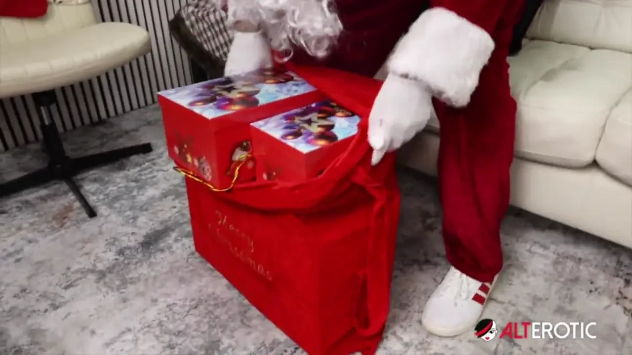 [AltErotic] Gets Her Christmas Package From Santa Tef