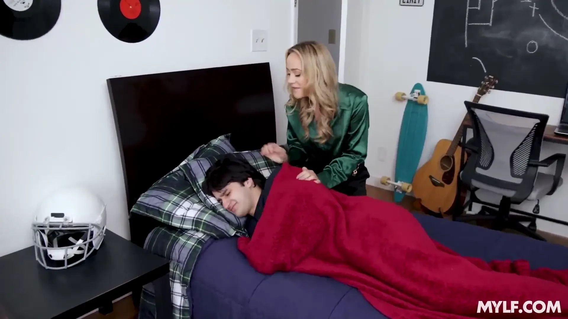 [MylfSingles] St. Patty's Day Tradition: Put Anything in That Hole, and I'll Guess What it is