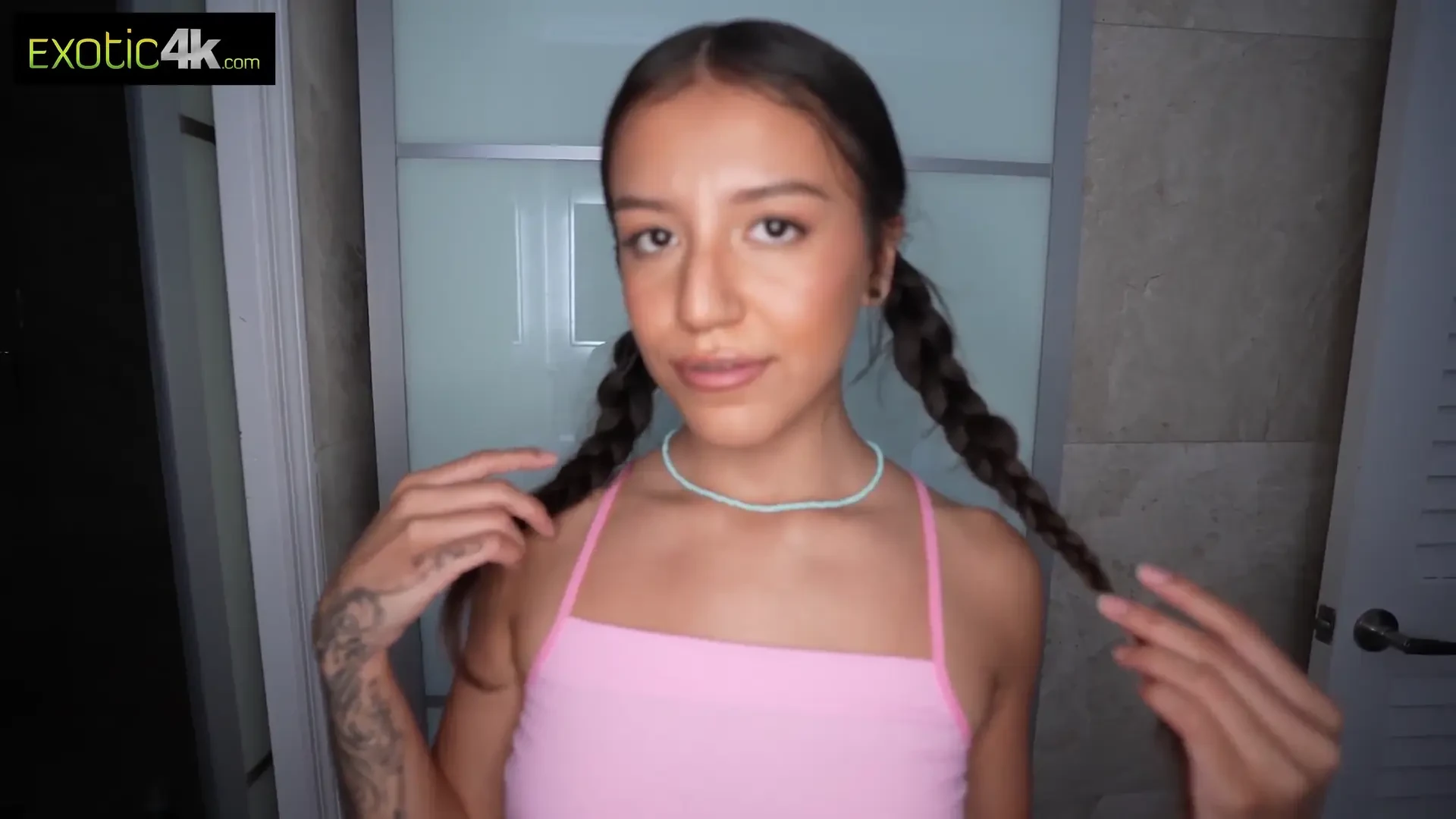 [Exotic4K] Sleepover Shenanigans