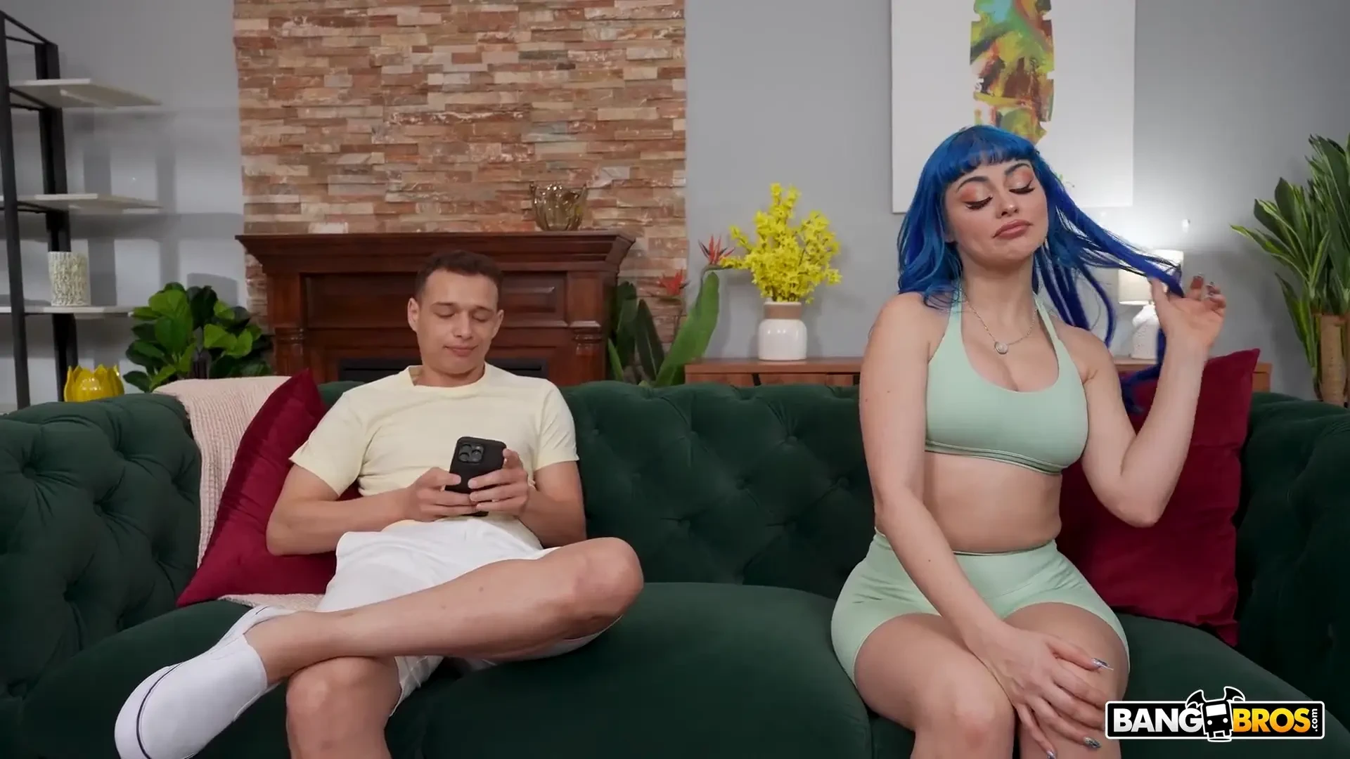 [BigTitCreamPie] Surprises Roommate With Pussy