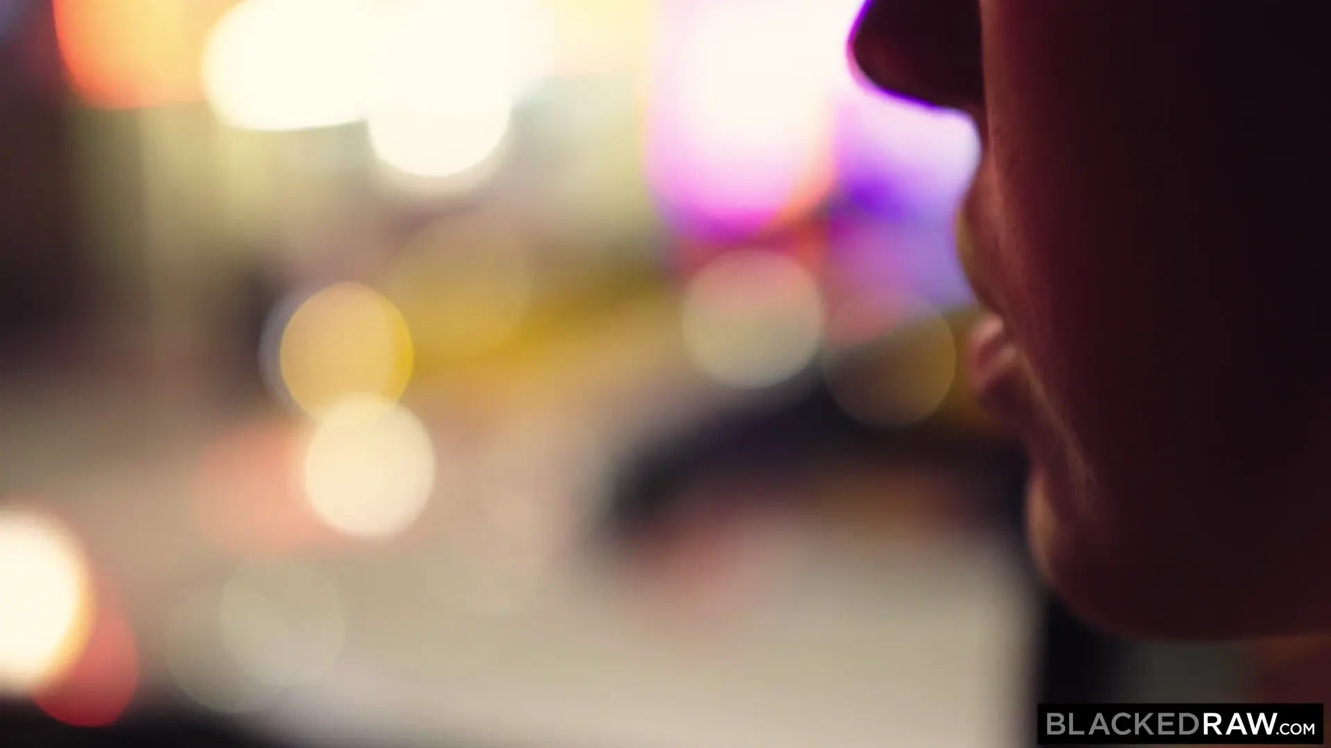 [BlackedRaw] BBC-Thirsty Baddie Can Barely Fit His Cock