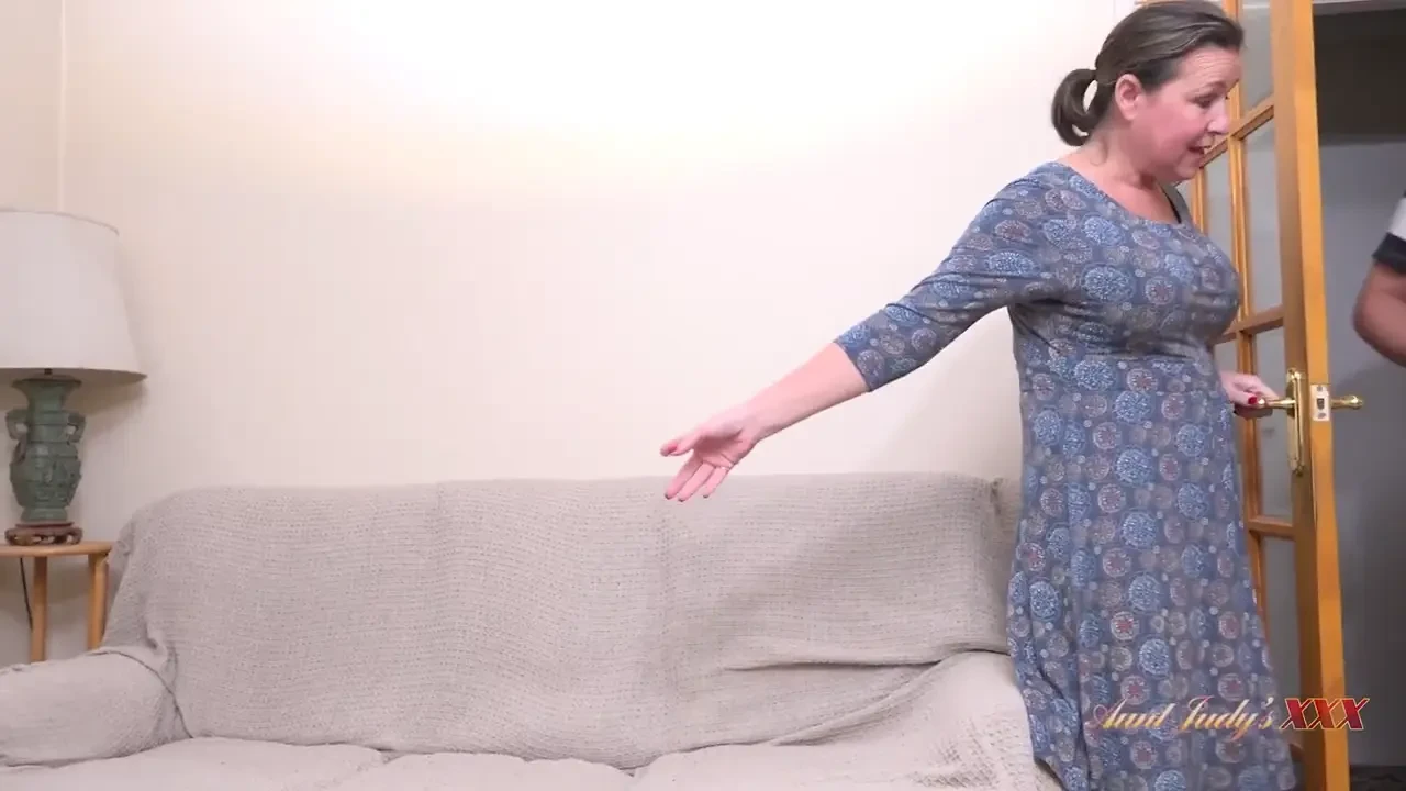 [AuntJudysXXX] Offers Alternative Payment for the Pizza Boy