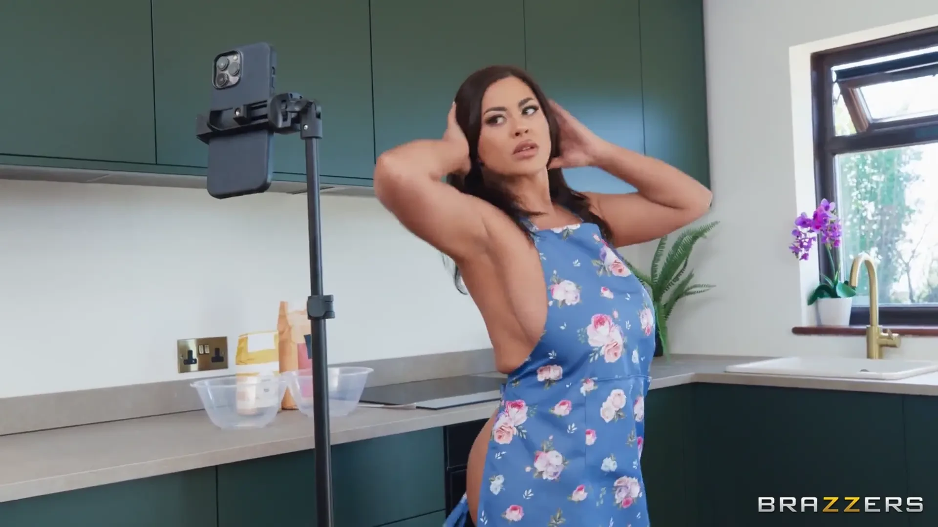 [BrazzersExxtra] Glazing The Babe