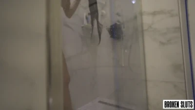 [BrokenSluts] Spying On Step Sister Got Him Laid