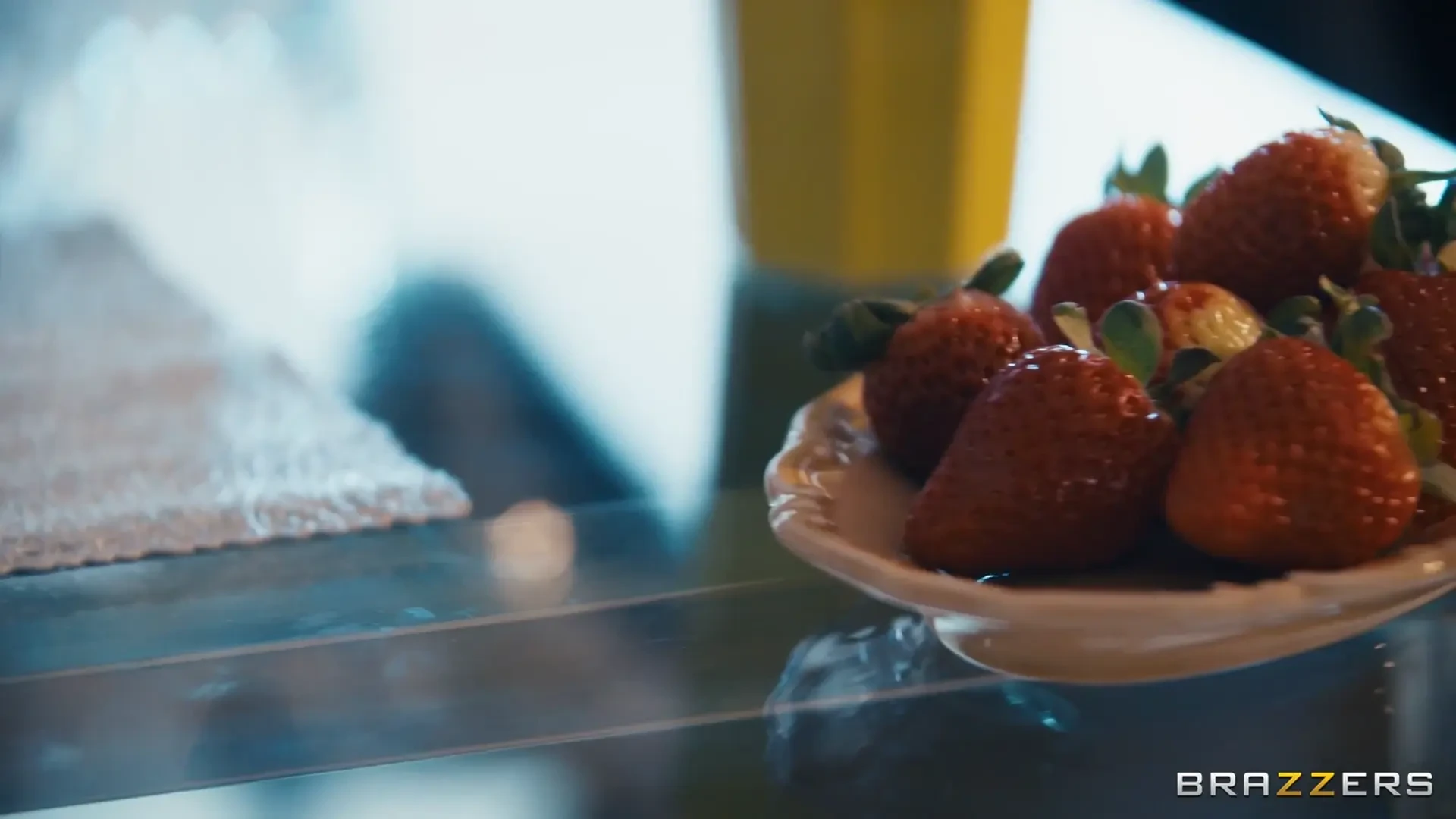 [BrazzersExxtra] The Perfect Gift