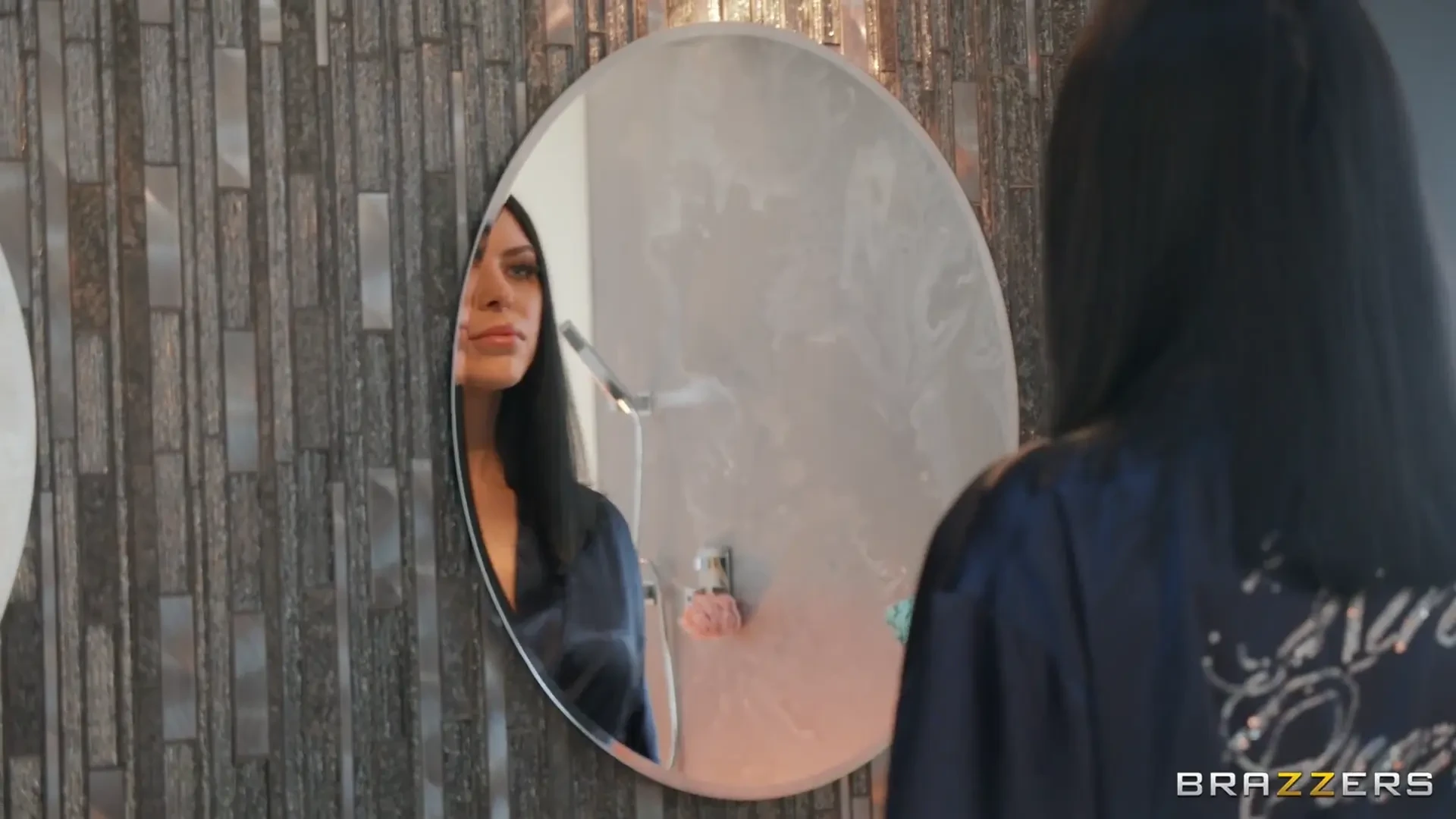 [BrazzersExxtra] Wet Under The Shower