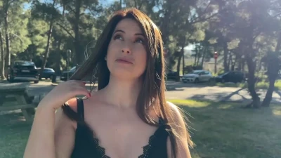 [JacquieEtMichelTV] 25, dreamed of being surrounded by two guys!