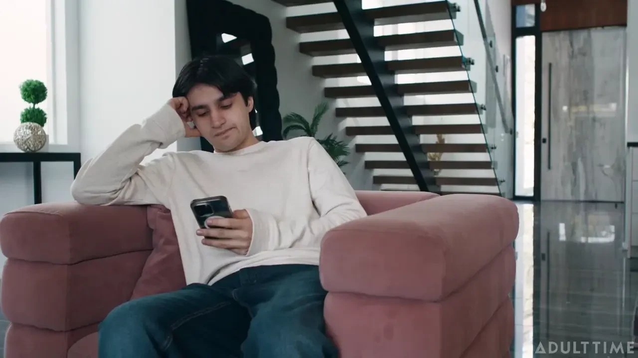 [MommysBoy] Stepmom Exposed!