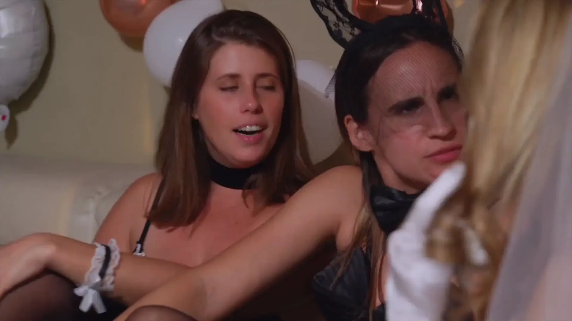 [JacquieEtMichelELITE] Lyne meets the very warm neighbor