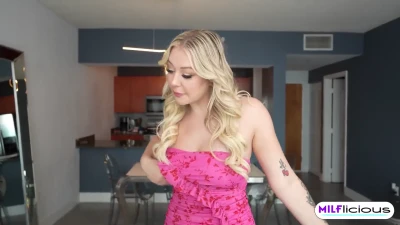 [Milflicious] My Worked Up Stepmom Demands Attention