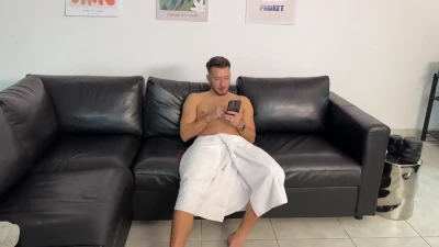 [JacquieEtMichelTV] Has the answer to every problem