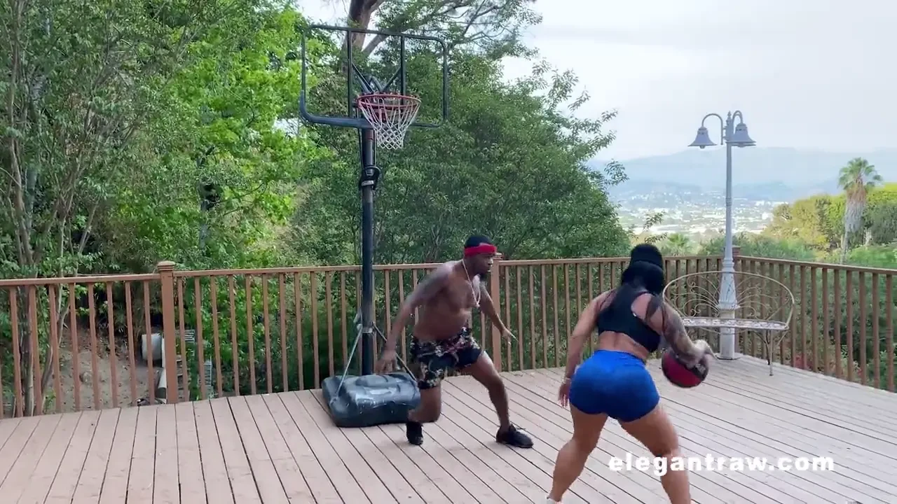 [ElegantRaw] Big Booty On The Court