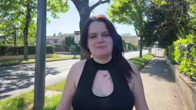 [JacquieEtMichelTV] 25 years old, cleaning lady in Lyon!