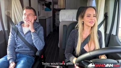 [BangVan] Sweaty Animator in Dino Suit Gets Seduced by Jennifer