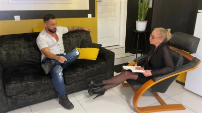 [JacquieEtMichelTV] Eases Hiro’s mind