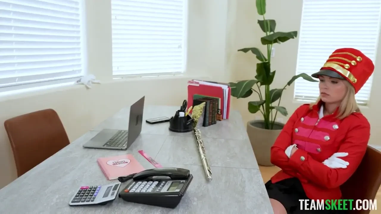 [BratTamer] Band Brat Gets a Spanking (Lily Labeau Back After 13 Years!)