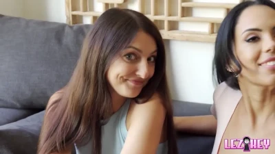 [LezKey] Busty Lesbian Play