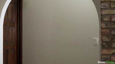 [CuckoldSessions] Penetrates His Ass With Strap-On