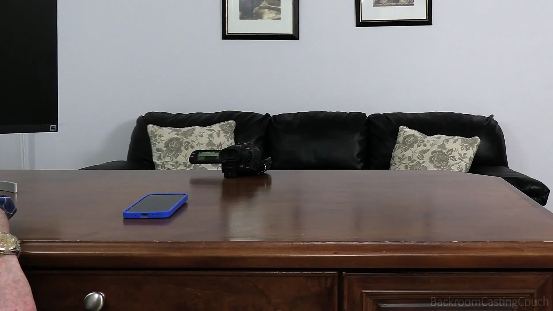 [BackroomCastingCouch] Surprise First Time Threeway Gone Right!