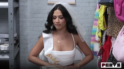 [Shoplyfter] Too Many Dildos for One Girl