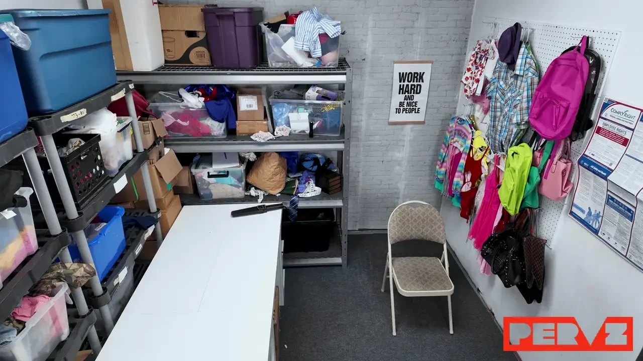 [Shoplyfter] The Makeup Thief (New Model Alert!)