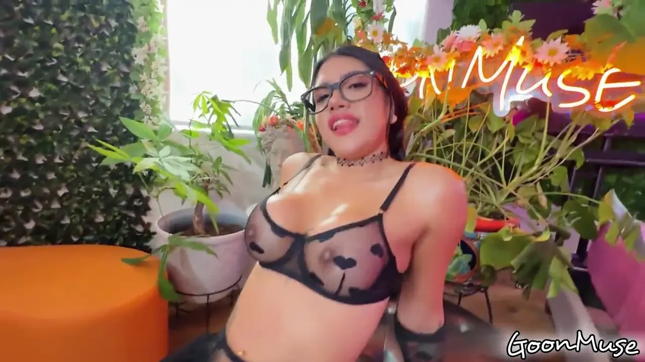 [GoonMuse] Gets Multiple Loads of Cum + Creampies!