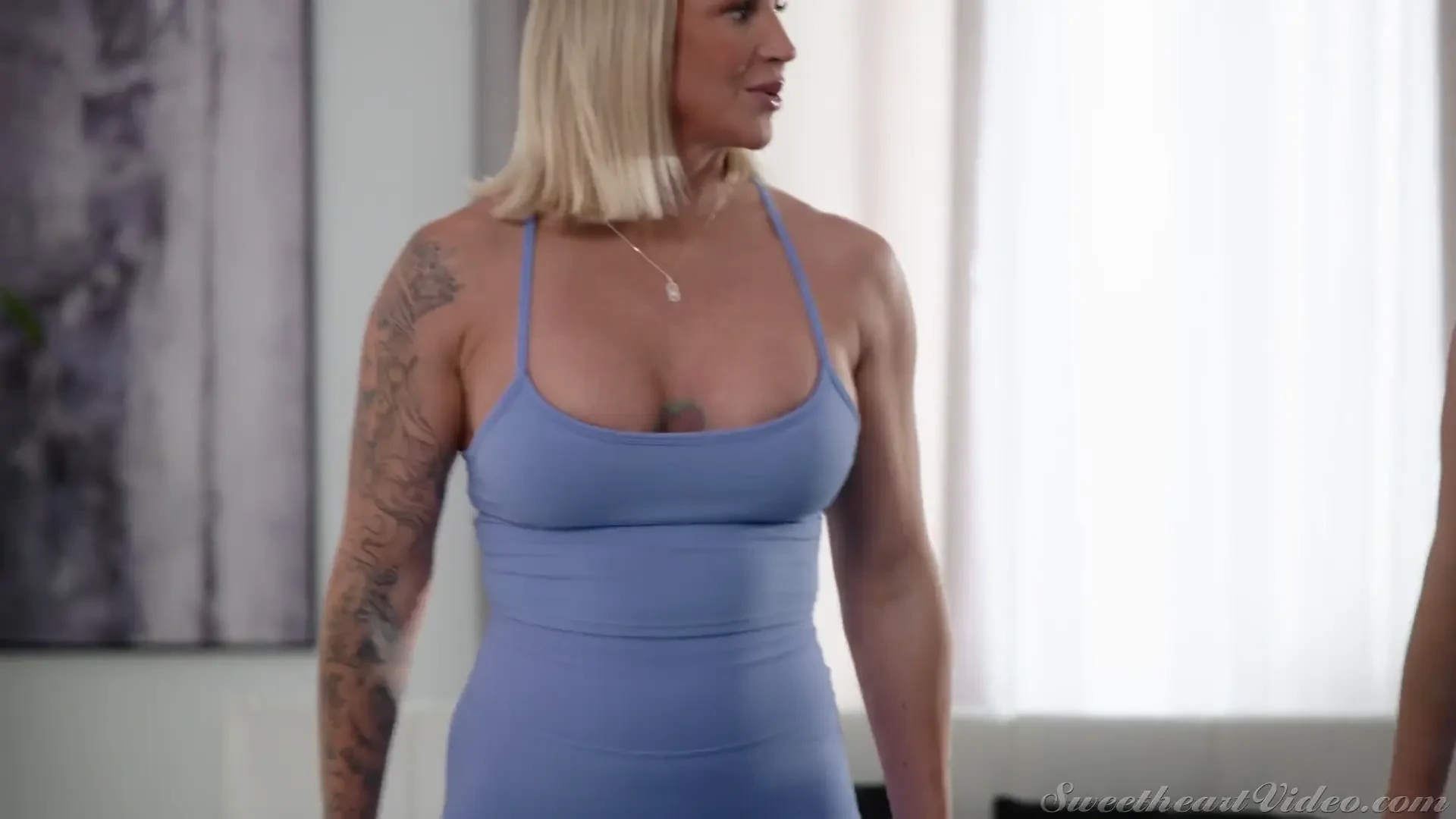 [SweetheartVideo] Making Her Work