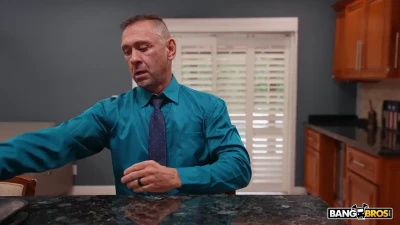 [BangBros18] The Best Way to Thank Your Stepdad: A Blowjob