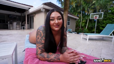 [AssParade] Poolside Booty