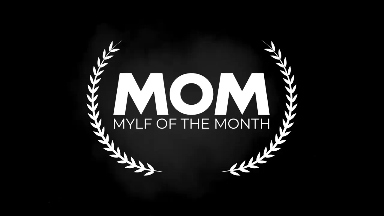 [MylfOfTheMonth] July Spotlight: Sarah Arabic’s Busty Summer Kickoff