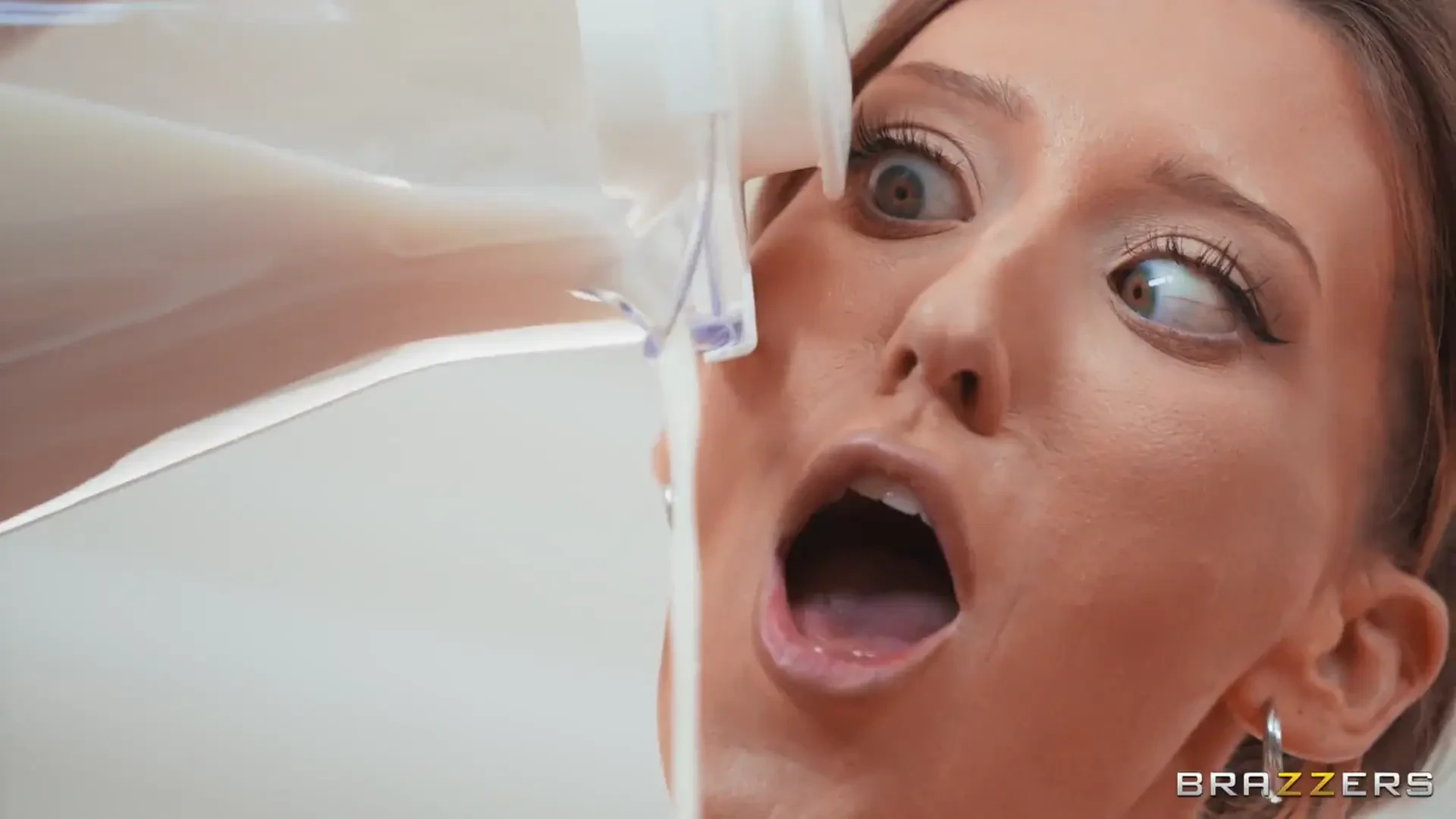 [BrazzersExxtra] Tight Temptation