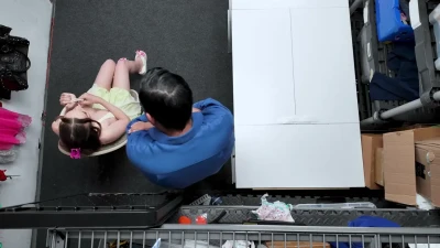 [Shoplyfter] One Thief vs Four Cocks