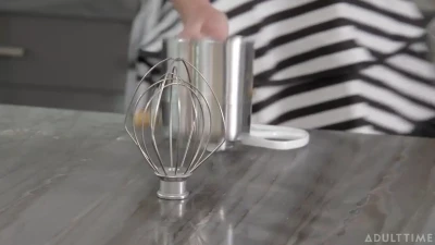 [LezBeBad] Filling More Than Just Pies
