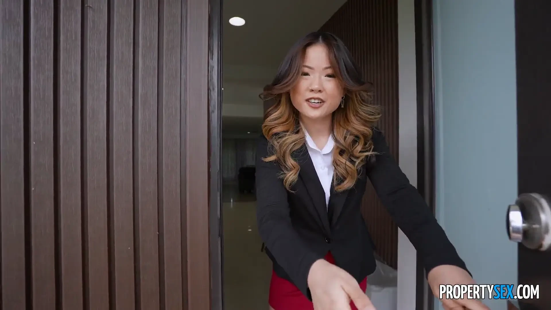 [PropertySex] Putting In A Serious Offer