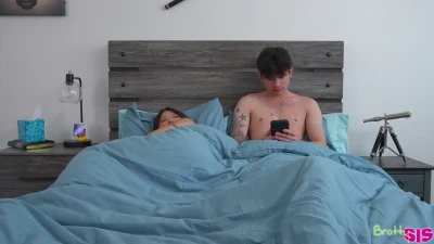 [BrattySis] I Woke Up In My Stepbros Bed