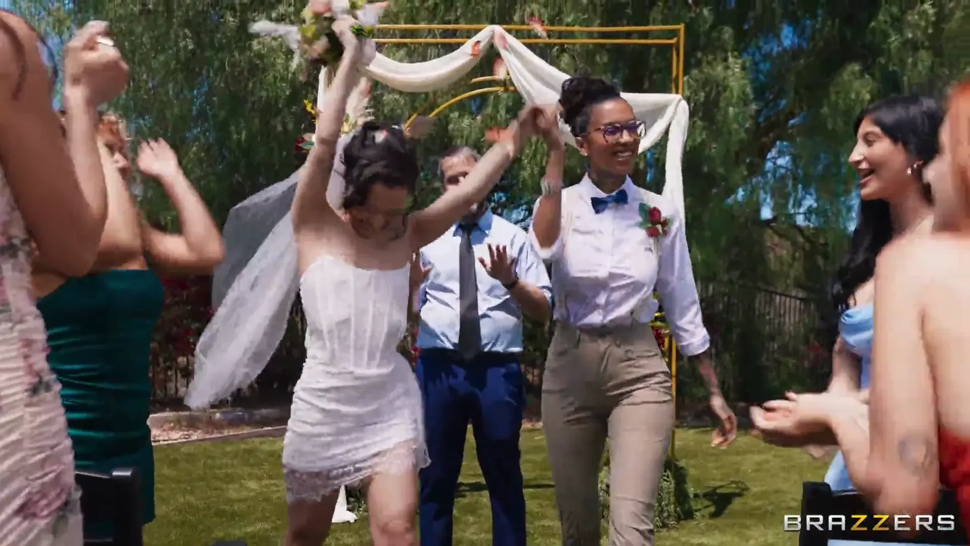 [BrazzersExxtra] Wedding Crasher Brought A Strapon