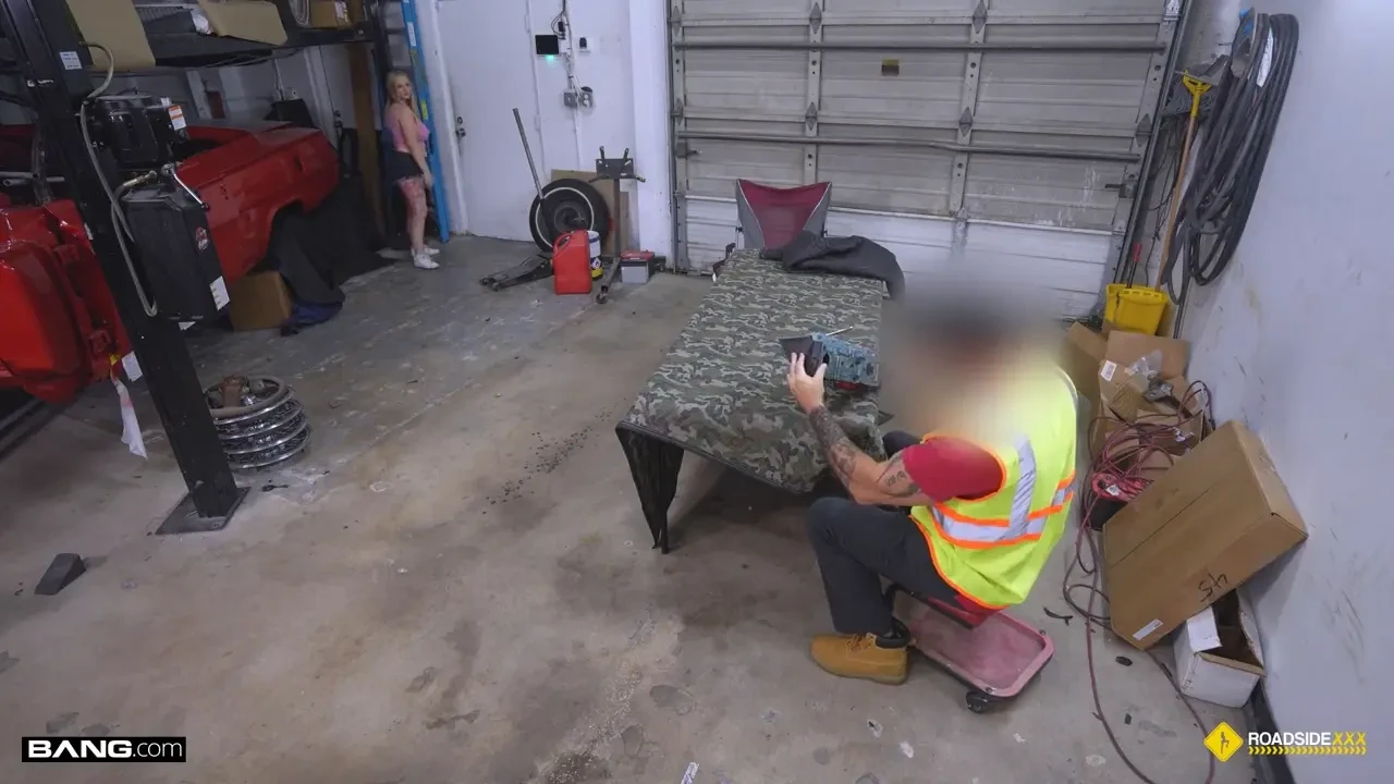 [BangRoadsideXXX] Australian Assets & Garage Repair Sex