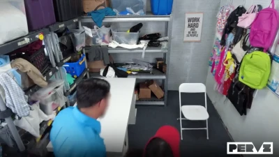 [Shoplyfter] Four Big Cocks for One Little Thief